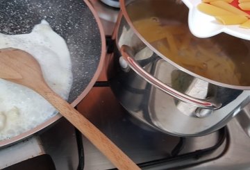 Pasta Gorgonzola e Noci preparazione 0