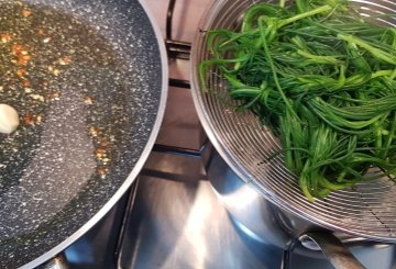 Agretti In Padella preparazione 5