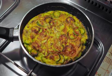 Frittata Di Zucchine preparazione 4