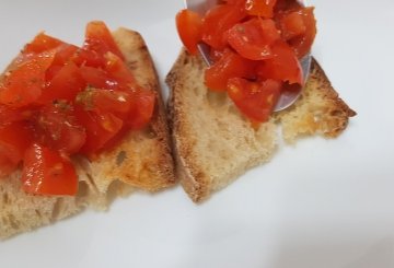 Bruschette Nella Friggitrice Ad Aria preparazione 4