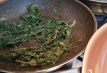 Nidi Di Agretti Con Uova preparazione 1