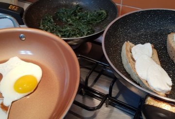 Nidi Di Agretti Con Uova preparazione 3