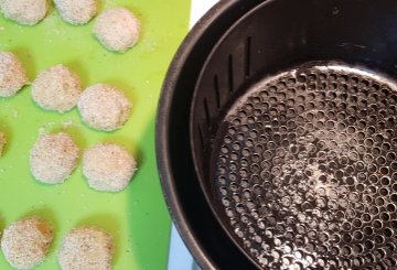 Polpette Di Pane Raffermo preparazione 7