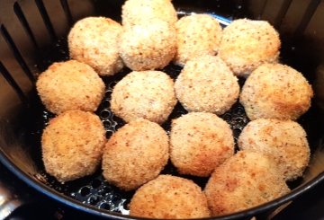 Polpette Di Pane Raffermo preparazione 8