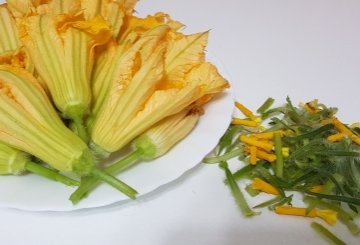 Fiori Di Zucca In Pastella preparazione 4