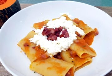 Pasta Con Crema Di Zucca preparazione 12