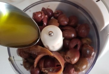 Paté Di Olive preparazione 1