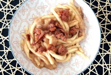 Pasta Con Crema Di Patate E Salsiccia preparazione 9