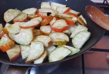 Melanzane Rosse In Padella preparazione 5