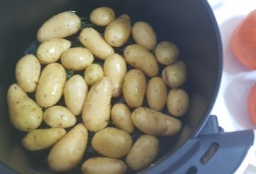 Patate Novelle Nella Friggitrice Ad Aria preparazione 5