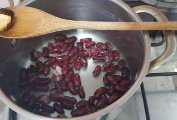 Pasta E Fagioli Neri preparazione 1