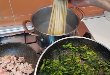 Pasta Salsiccia E Friarielli preparazione 2