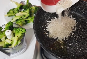 RISOTTO AI BROCCOLI preparazione 3