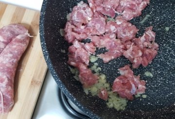 RISOTTO ALLA SALSICCIA preparazione 1