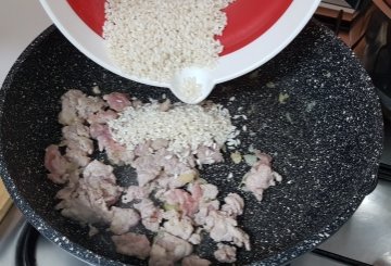 RISOTTO ALLA SALSICCIA preparazione 2