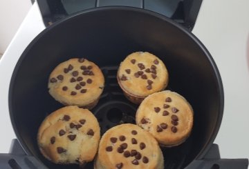 MUFFIN CON GOCCE DI CIOCCOLATO IN FRIGGITRICE AD ARIA preparazione 6