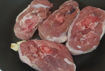 OSSOBUCO DI TACCHINO IN PADELLA preparazione 0