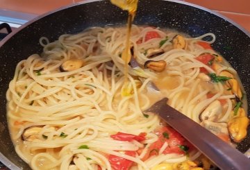 Spaghetti Con Le Cozze preparazione 9