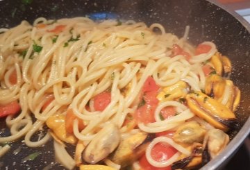 Spaghetti Con Le Cozze preparazione 10
