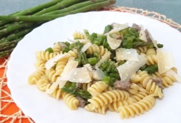 PASTA CON ASPARAGI E SALSICCIA preparazione 8