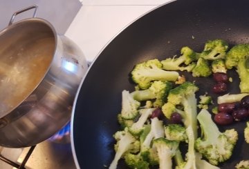 PASTA BROCCOLI E TONNO preparazione 2