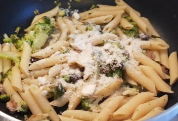 PASTA BROCCOLI E TONNO preparazione 4