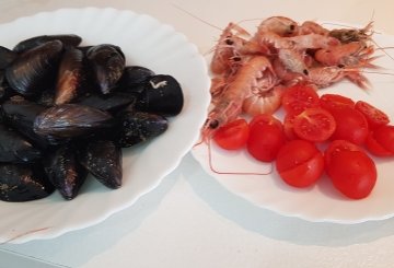 SPAGHETTI COZZE E SCAMPI preparazione 0