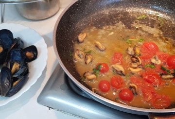 SPAGHETTI COZZE E SCAMPI preparazione 2