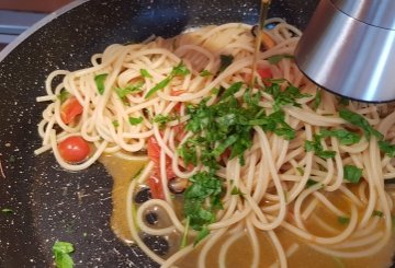 SPAGHETTI COZZE E SCAMPI preparazione 4