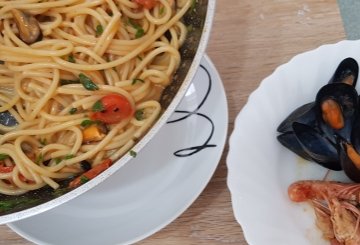 SPAGHETTI COZZE E SCAMPI preparazione 5