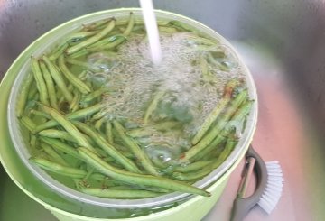 FAGIOLINI E PATATE preparazione 2