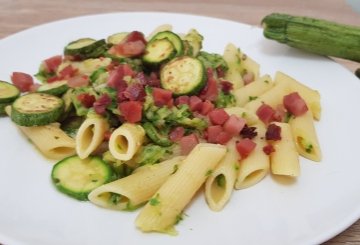 PASTA ZUCCHINE E SPECK preparazione 8