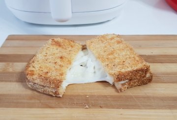 MOZZARELLA IN CARROZZA FRIGGITRICE AD ARIA preparazione 4