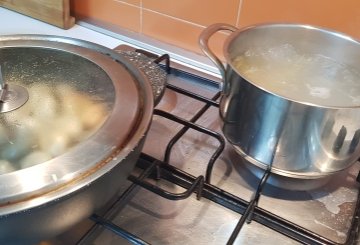 SPAGHETTI ALLE VONGOLE E POMODORINI preparazione 4