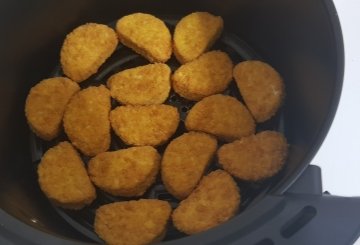 NUGGETS DI POLLO FRIGGITRICE AD ARIA preparazione 0