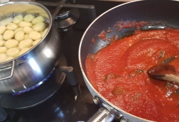 GNOCCHI AL POMODORO preparazione 4