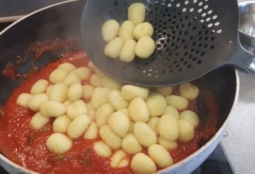 GNOCCHI AL POMODORO preparazione 5