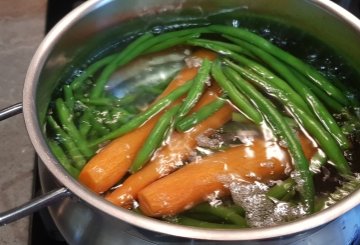 INSALATA DI FAGIOLINI E CAROTE preparazione 2