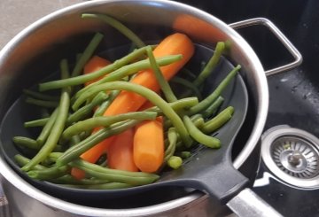 INSALATA DI FAGIOLINI E CAROTE preparazione 3