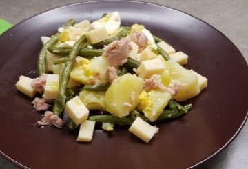 INSALATA DI PATATE, FAGIOLINI, UOVA E TONNO preparazione 5