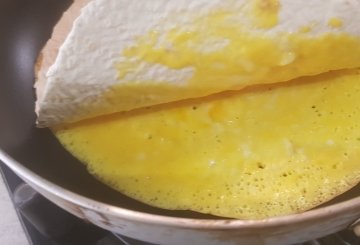 TORTILLAS IN PADELLA CON FRITTATA preparazione 3