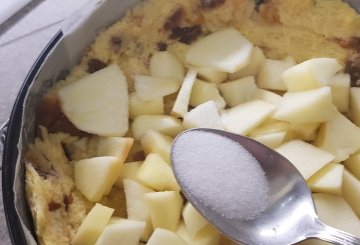 TORTA DI PANETTONE E MELE preparazione 6