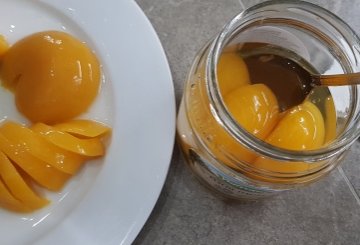 TORTA DI PESCHE ROVESCIATA preparazione 2