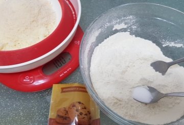 BISCOTTI SALATI DI NATALE preparazione 0