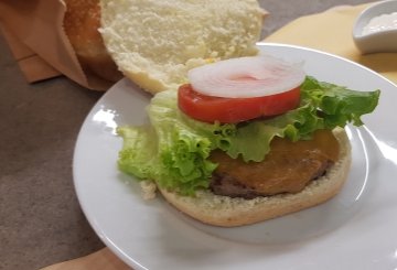 PANINO CON HAMBURGER preparazione 4