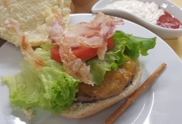 PANINO CON HAMBURGER preparazione 5