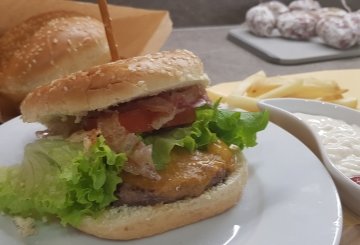 PANINO CON HAMBURGER preparazione 6