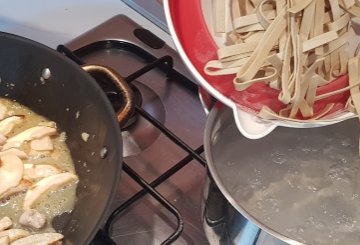 PASTA FUNGHI E PANNA preparazione 3