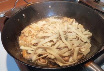 PASTA FUNGHI E PANNA preparazione 6