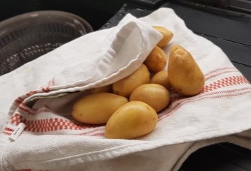 PATATE NOVELLE AL FORNO preparazione 1